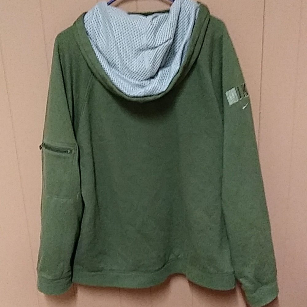 Nike vented sweatshirt with arm pocket - Picture 5 of 7